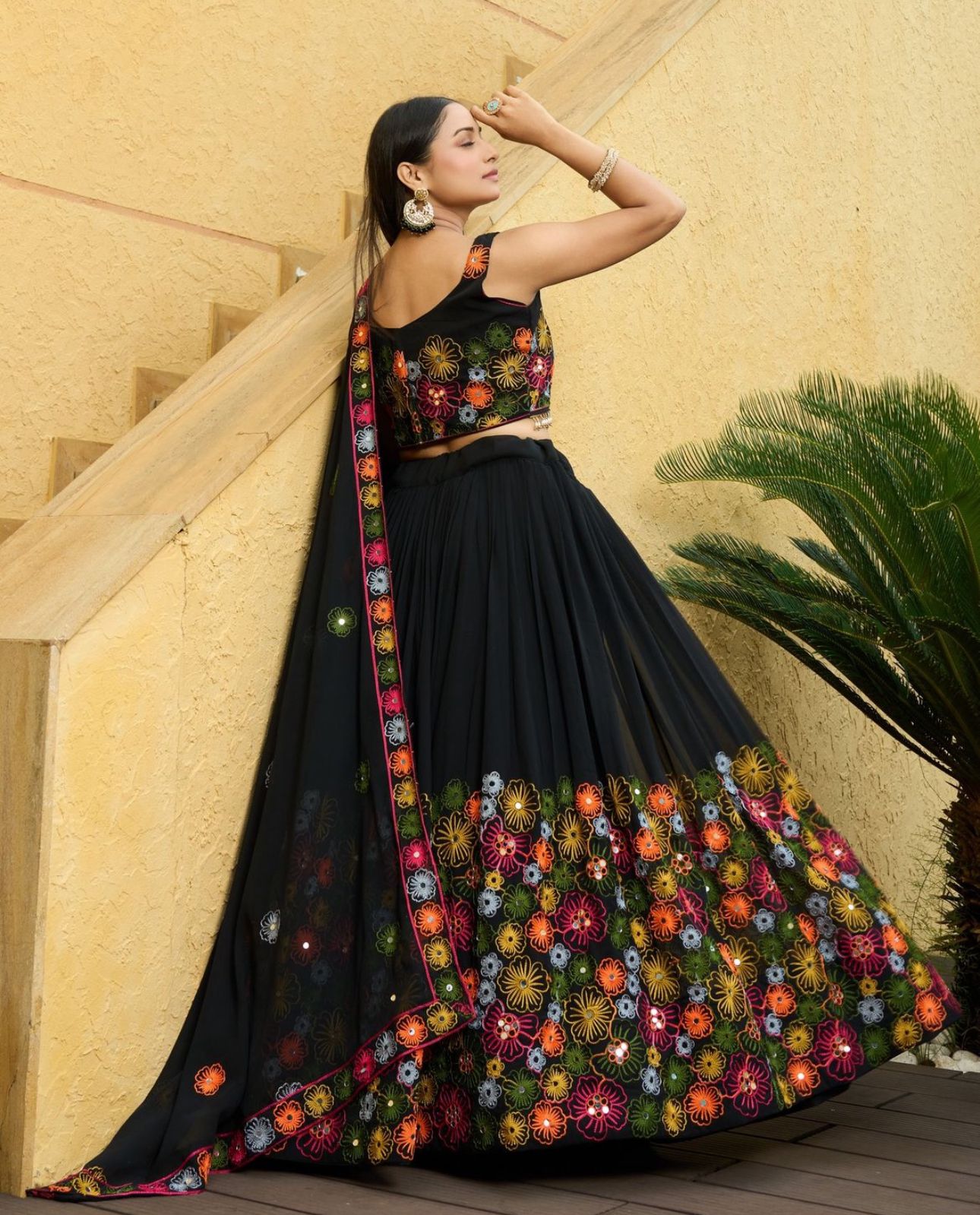 Black Lehenga Set With Flower & Mirror Work