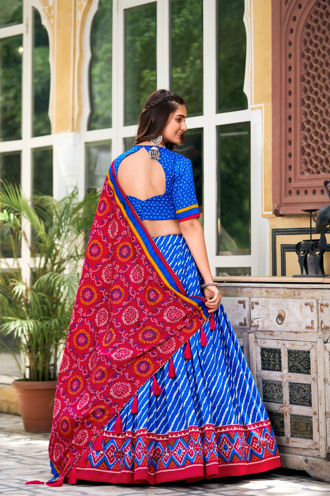 Elegant Flow of Leheriya Pattern Lehenga