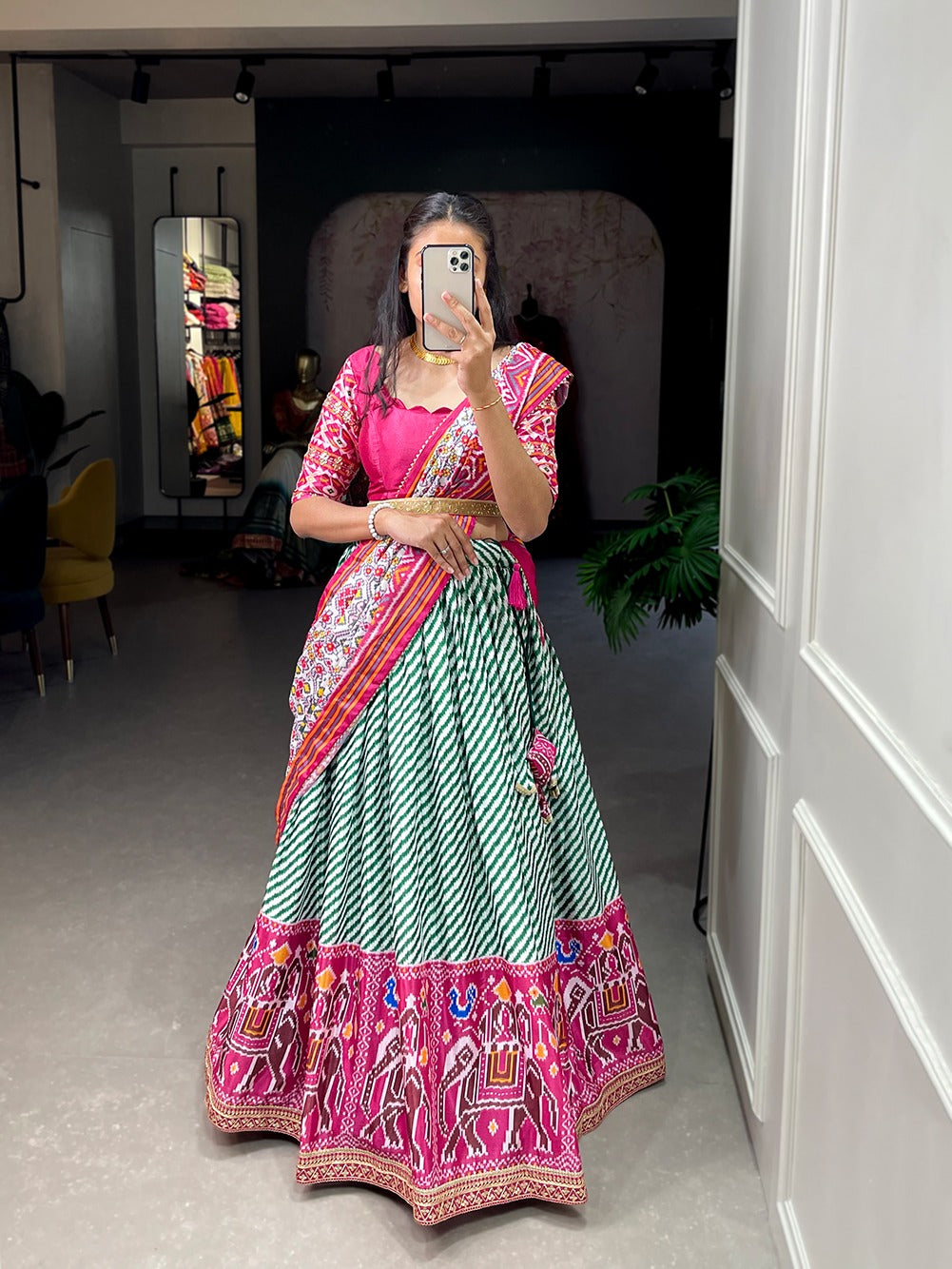 Lehriya Patola Lehenga